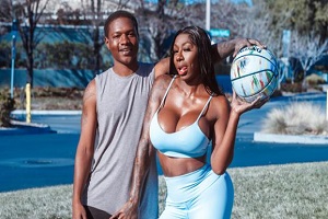 Ebony Mystique — любовь и сиськи размером с баскетбольный мяч
