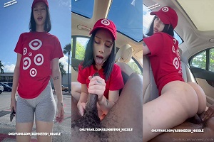 Auhneesh Nicole Сексуальные сотрудники Target Creampie в машине