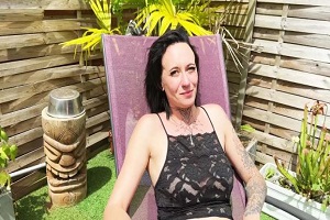 Эмили – Эмили, 30 лет, не такая застенчивая, как она думает…