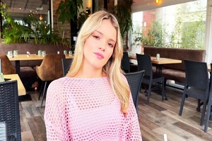 Джейд – Джейд, 20-летняя красотка из Версаля!