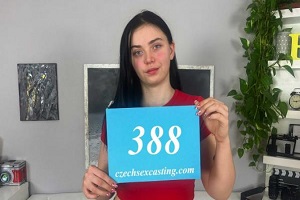 Молли Ли – словацкая модель любит ММА и секс – E388