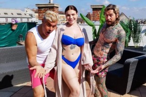 Apra Shay — Fat Ass Redhead Freak Apra Shay Squirts после спа -дня