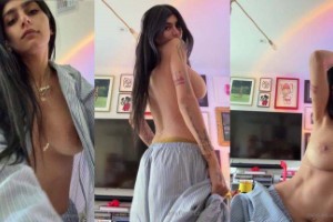 Mia Khalifa Naked Dance на отбелительном музыке