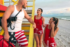 Mackenzie Mace & Kylie Rocket — возбужденные спасатели делятся членом