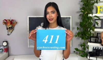 Неизвестно — Sexy Latin Brunette пробует свою удачу с возбужденным оператором — E411