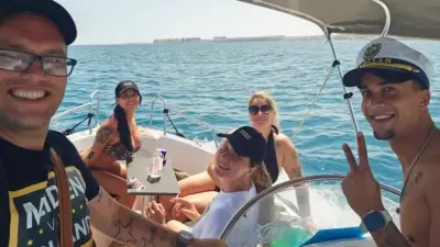 Melody Wreat, Gaby & Chica Lorena — Lorena’s Kletsnatte Verrassing