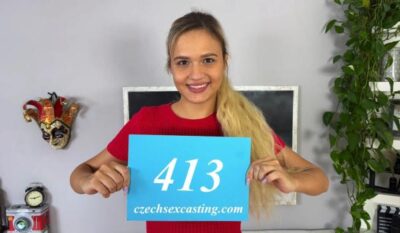 Новелла ночь — улыбающаяся блондинка русская крошка творит чудеса со своей киской — E413