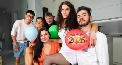 Фиона Свитикс, Кристина Сантес и Иветт Мур – Просыпайся, у тебя день рождения!