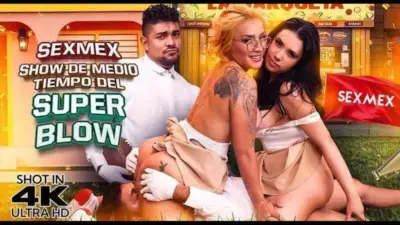 Габриэла Веракрус и Паола Рубиэль — шоу Super Blow в перерыве между таймами