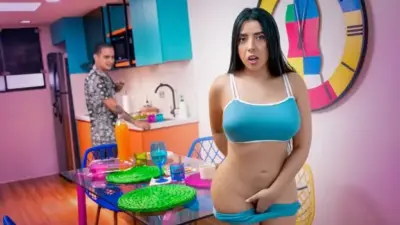 Лина Энао – «Que Rico!» Заставляю новую жену моего отца сквиртовать на меня (дебют с Линой Энао)