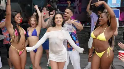 Mira Luv — попка на весенних каникулах