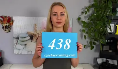 Алисия Фокс – Волосатая блондинка обожает сосать ему – E438