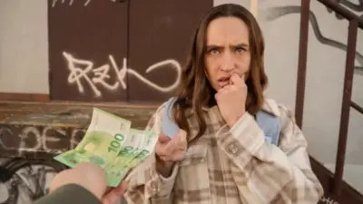 Мари Мун – Ей нужны эти деньги